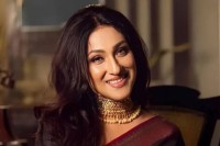 এক-রাতের-গল্প-নিয়ে-ঋতুপর্ণার-‘নেভার-মাইন্ড’