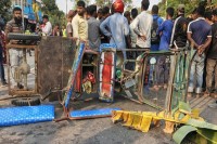 দিনাজপুরে-বাসচাপায়-একই-পরিবারের-৪-জন-নিহত