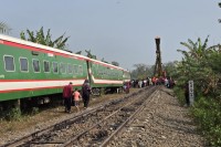 ২১-ঘণ্টা-পর-উত্তরাঞ্চলের-সঙ্গে-ট্রেন-চলাচল-স্বাভাবিক