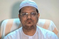 রক্ষক-যদি-ভক্ষক-হয়,-বাস্তবে-কোনো-সুফল-দেখা-যায়-না-:-চরমোনাই-পীর