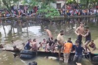 লক্ষ্মীপুরে-নিয়ন্ত্রণ-হারিয়ে-বাস-খালে,-নিহত-৫