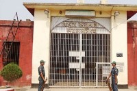 জামিন-ছাড়াই-হত্যা-মামলার-৩-আসামি-মুক্ত