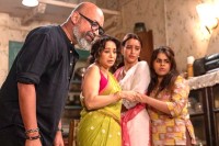 নেটফ্লিক্সে-দাপট-দেখাচ্ছে-মাধুরীর-‘মা-বেহেন’