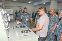 নৌবাহিনীর-স্থাপনা-ঘুরে-দেখলেন-প্রতিরক্ষা-উপদেষ্টা