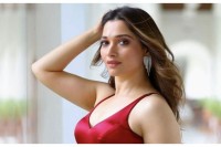 তামান্নার-হাতে-একগুচ্ছ-কাজ,-৬-মিনিটের-পারিশ্রমিক-৬-কোটি!