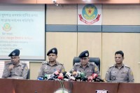 সীমান্তে-মানবপাচার-চক্রের-২-সদস্যসহ-তিনজন-আটক