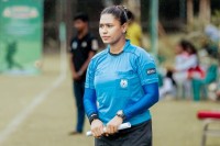 বাংলাদেশের-দ্বিতীয়-নারী-ফিফা-রেফারি-তহুরা