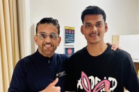 সফল-অস্ত্রোপচার-শেষে-মাঠে-ফেরার-অপেক্ষায়-আশিক
