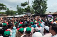 প্রধানমন্ত্রীর-ছবিহীন-মঞ্চ-ফিরে-গেলেন-সেতুমন্ত্রী