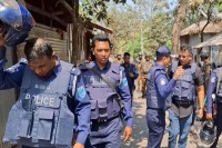 মাদারীপুরে-আধিপত্য-বিস্তার-নিয়ে-দুই-গ্রুপে-সংঘর্ষ,