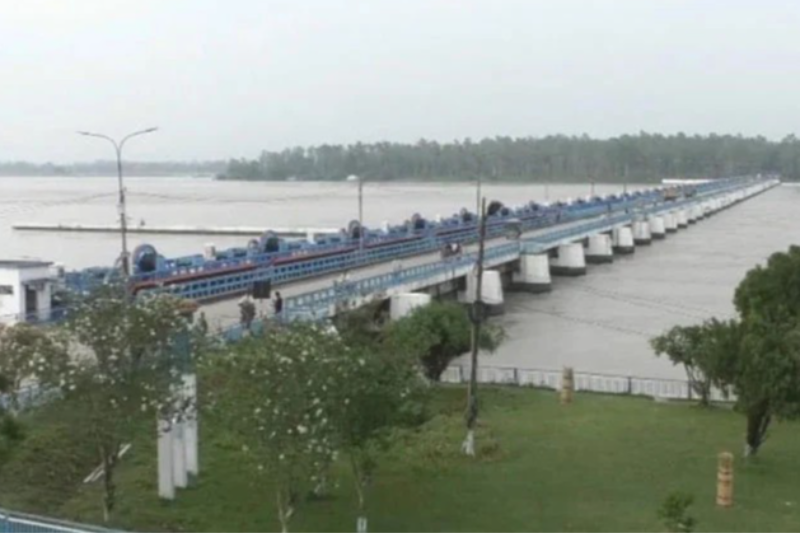 তিস্তার পানি বিপৎসীমার ওপরে, স্বল্পমেয়াদী বন্যার শঙ্কা