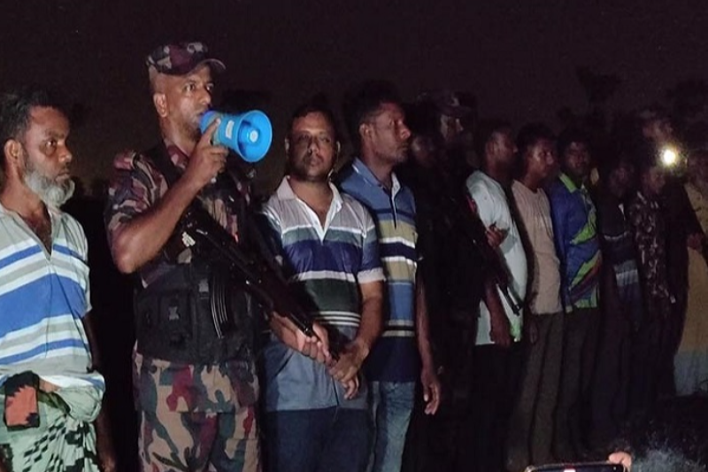 ঠাকুরগাঁও সীমান্তে সর্বোচ্চ সতর্কতা, বিজিবির সঙ্গে পাহারায় স্থানীয়রা